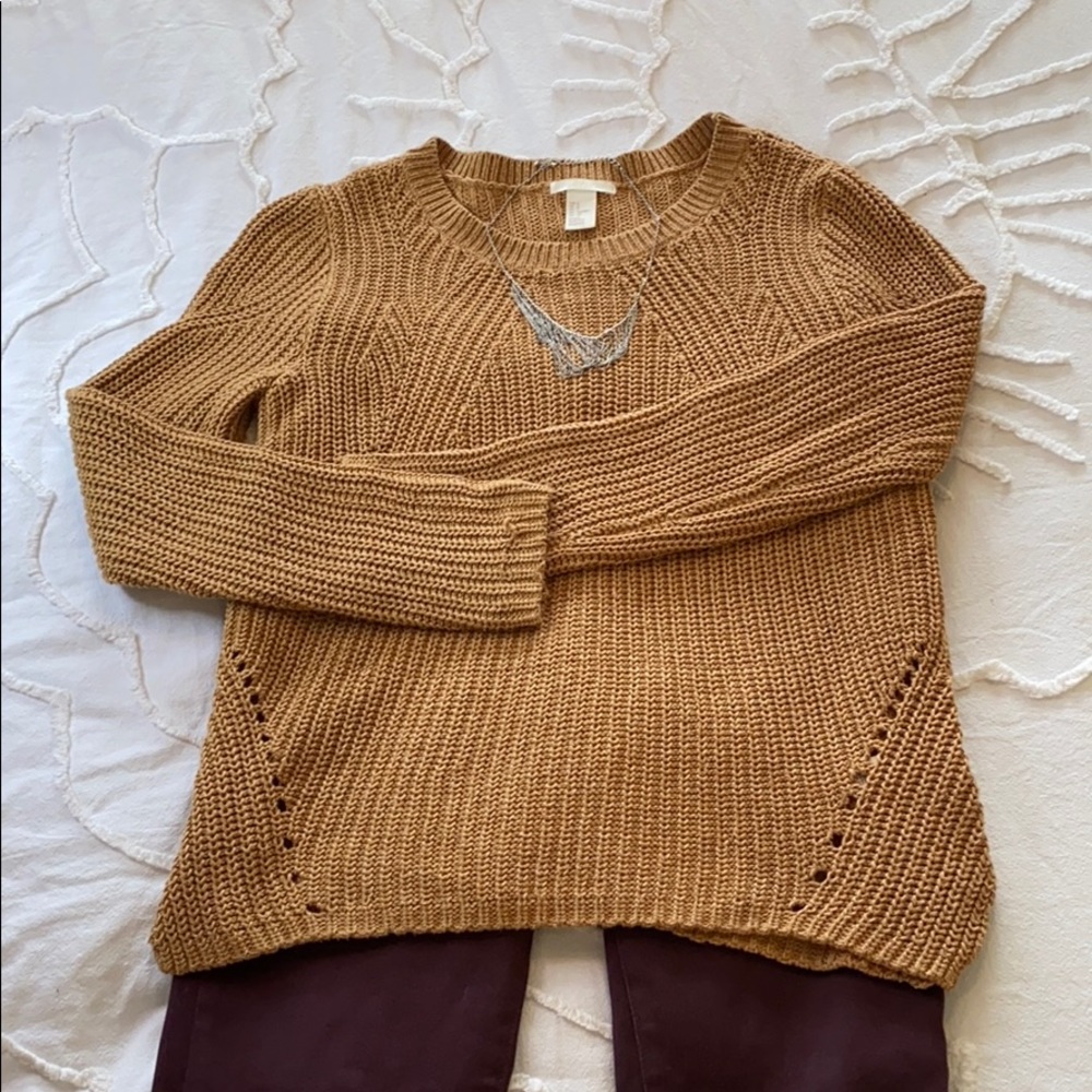 🐿 Cozy Knit Sweater with Adorable Details 🐿